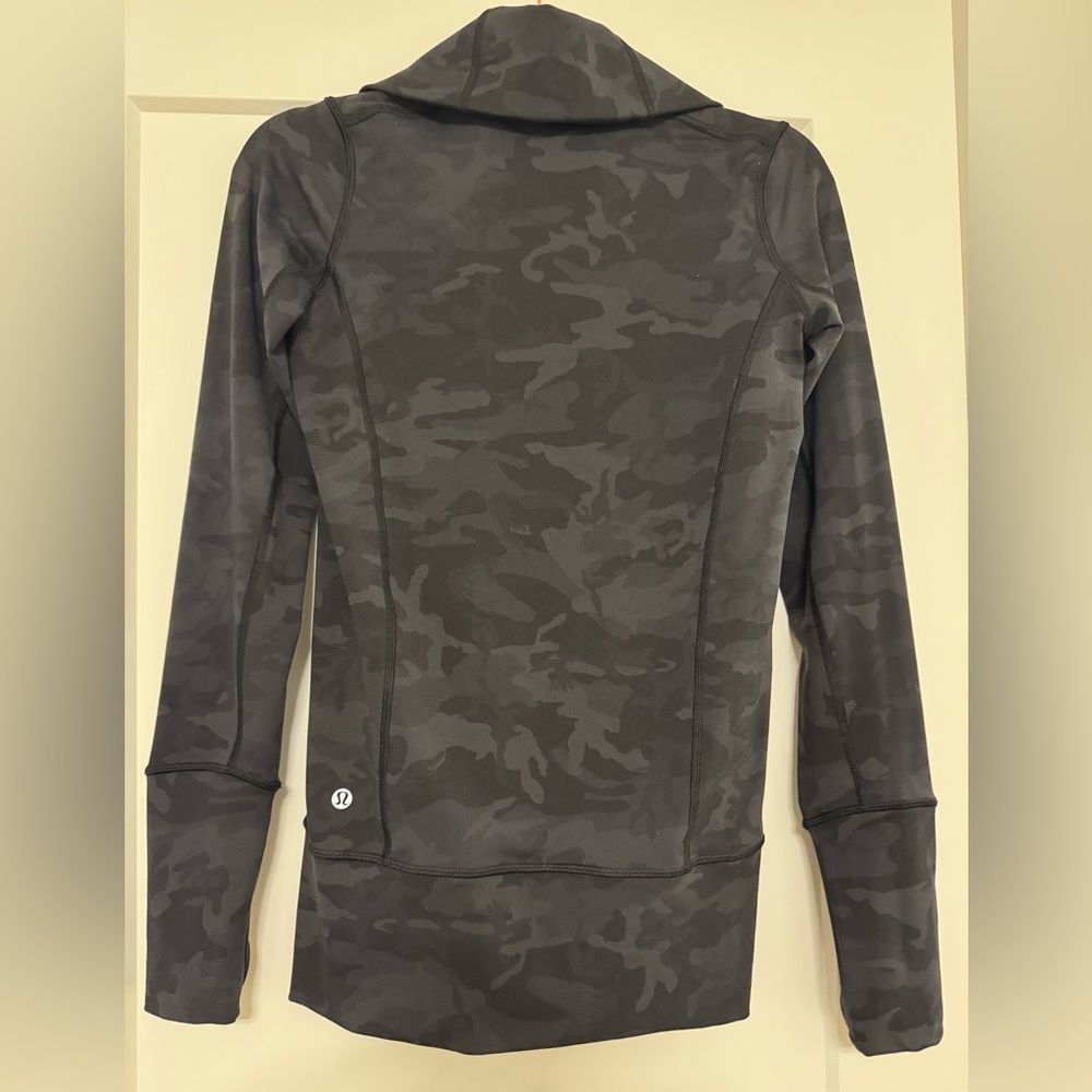 Lululemon In Stride Jacket in Incognito Black Camo - Picture 2 of 6